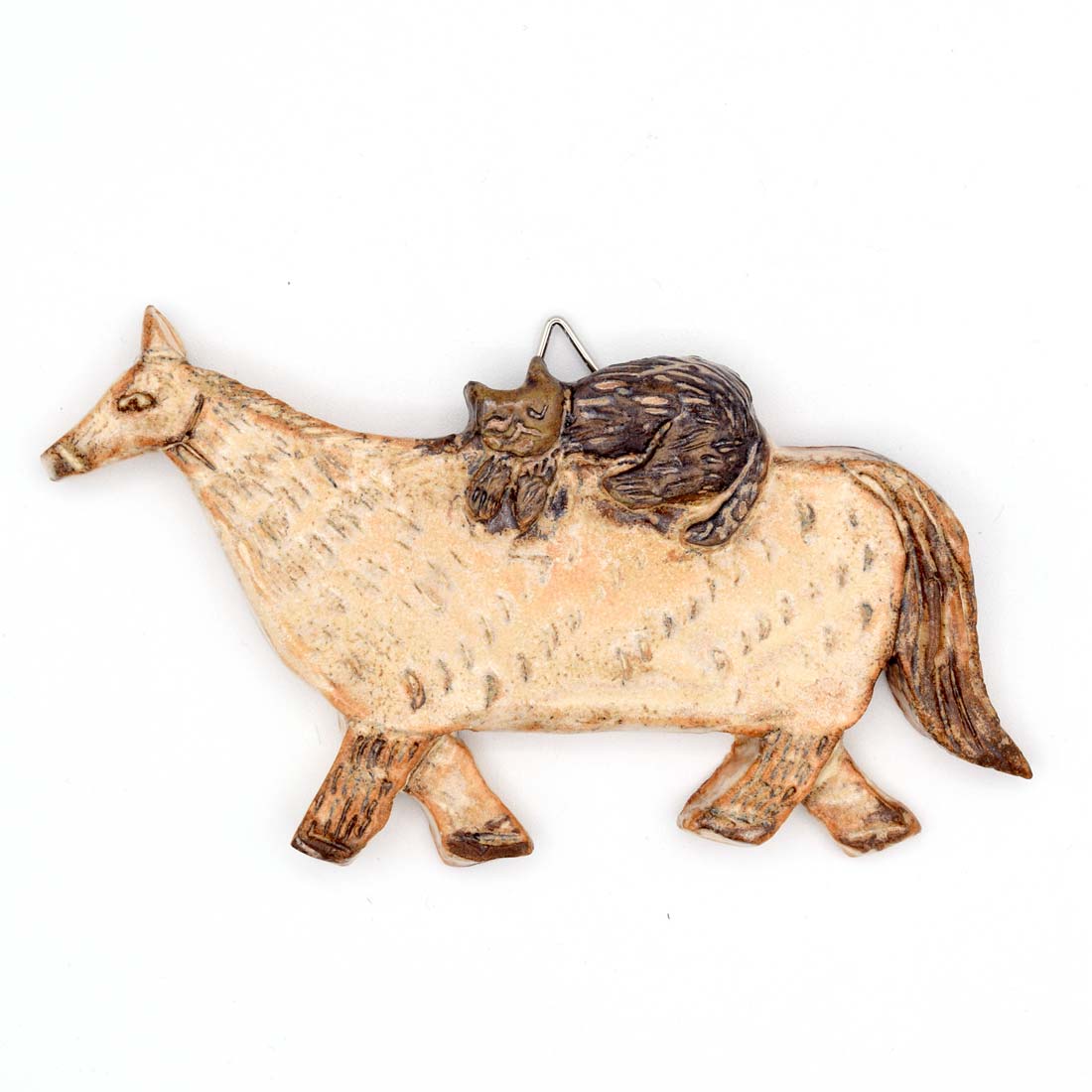作品「馬で眠る猫」